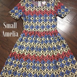 Small LuLaRoe Amelia